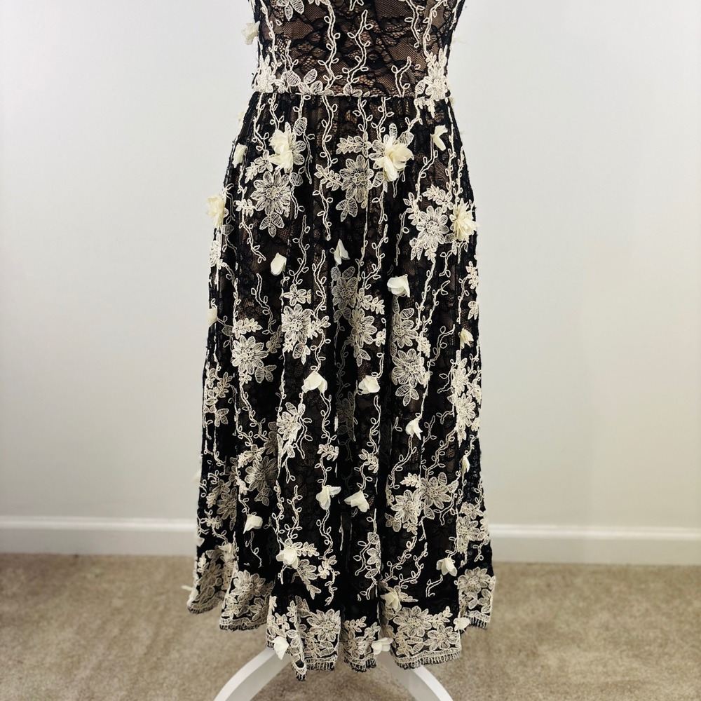 Dress the Population Tahani V-Neck Embroidered Mesh Cocktail Dress Blk/Wht Sz S - Picture 4 of 8